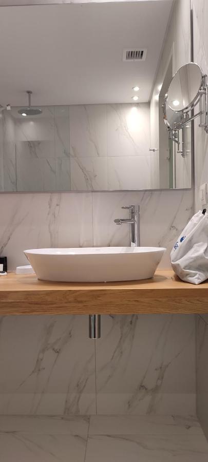 Mary Hotel Liménas Eksteriør bilde