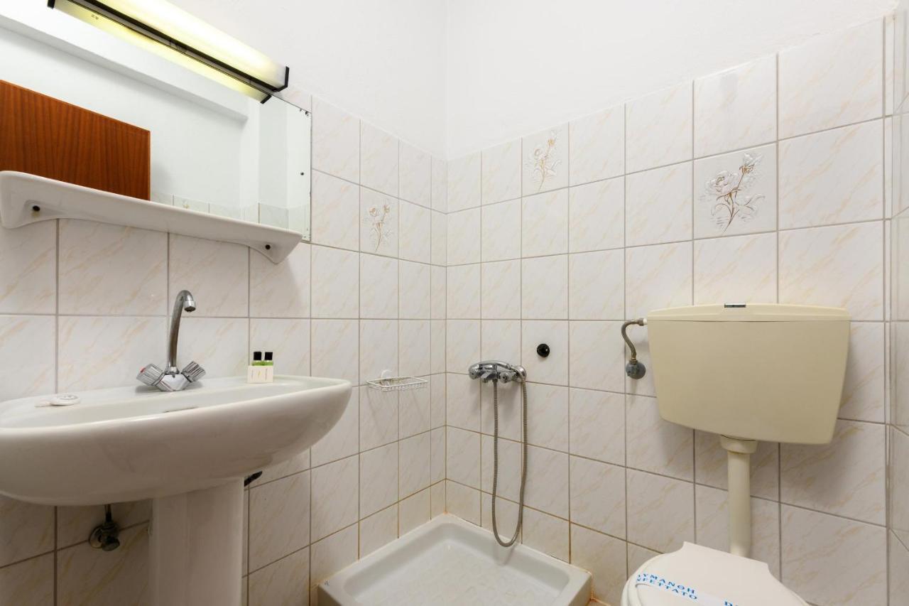 Mary Hotel Liménas Eksteriør bilde